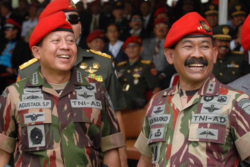 Mantan Komandan Jenderal Komando Pasukan Khusus (Danjen Kopassus) Soenarko melontarkan kritik keras terhadap pemerintahan saat ini, dia mengatakan Presiden Prabowo Sudah Layak Dimakzulkan