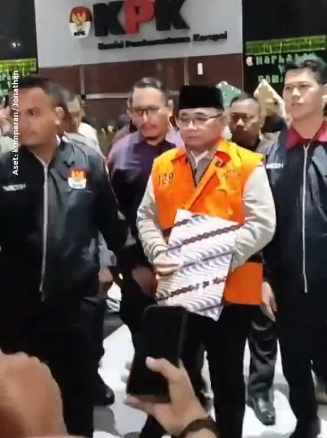 Dulu berada digaris terdepan membubarkan ormas HTI & sekarang malah menjadi tersangka korupsi kuota haji