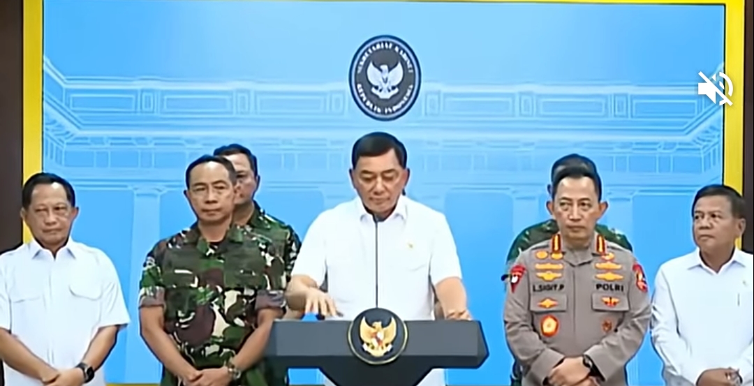 tepis isu, Indonesia berikan akses udara Indonesia secara penuh ke Amerika, menhan syafri syamsuddin mengaku baru draft