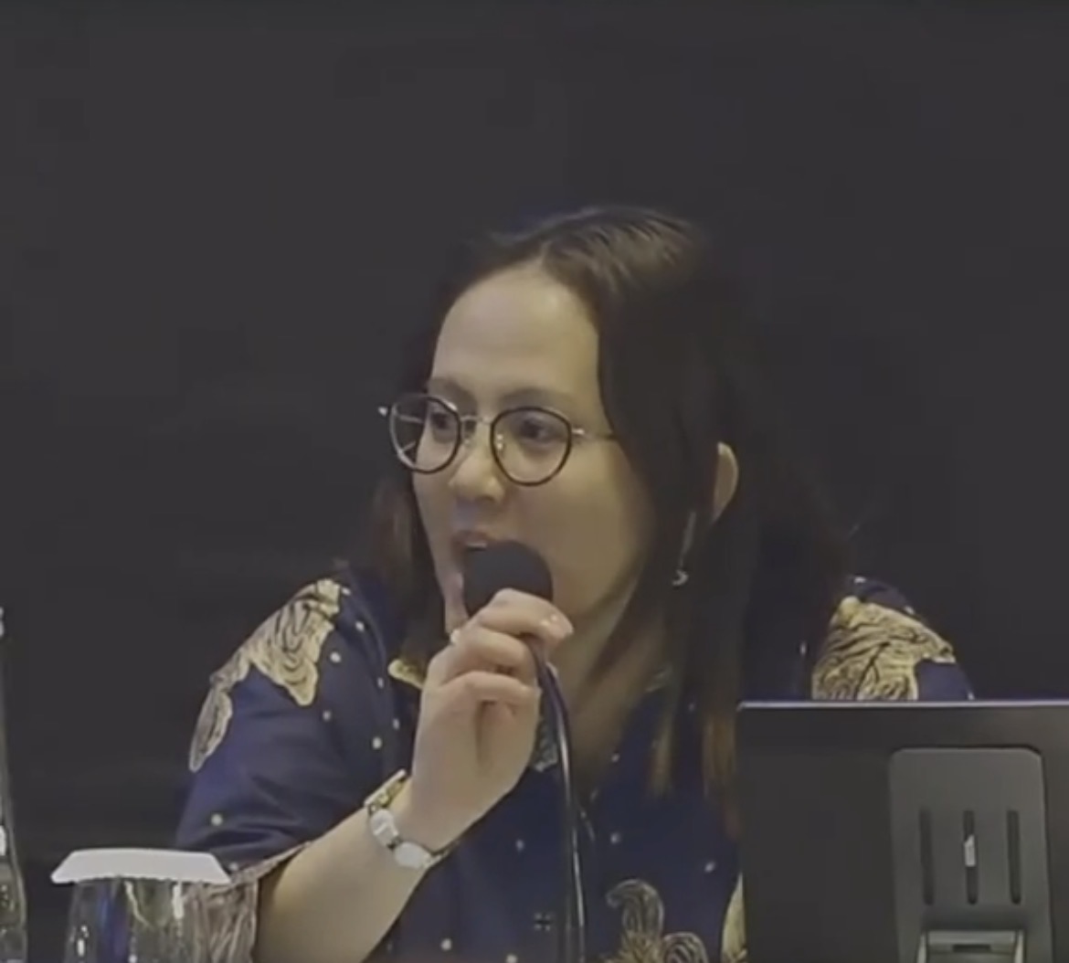 🔥 VIRAL! Final LCC Empat Pilar MPR RI Kalbar jadi sorotan publik usai muncul dugaan ketidakadilan penilaian dari dewan juri. Perbedaan jawaban peserta disebut dinilai berbeda meski memiliki substansi yang sama. Berikut faktanya!