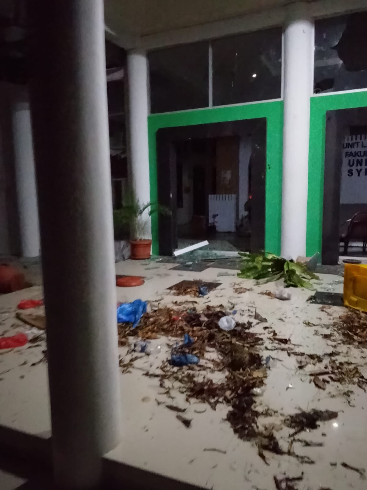 Bentrok mahasiswa di USK picu kebakaran gedung fakultas pertanian